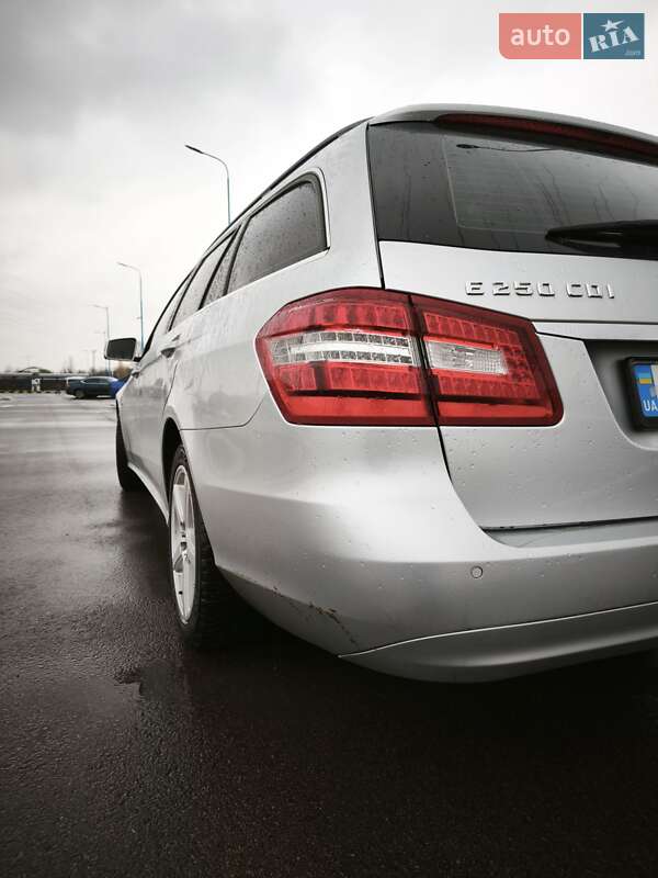 Универсал Mercedes-Benz E-Class 2012 в Ивано-Франковске