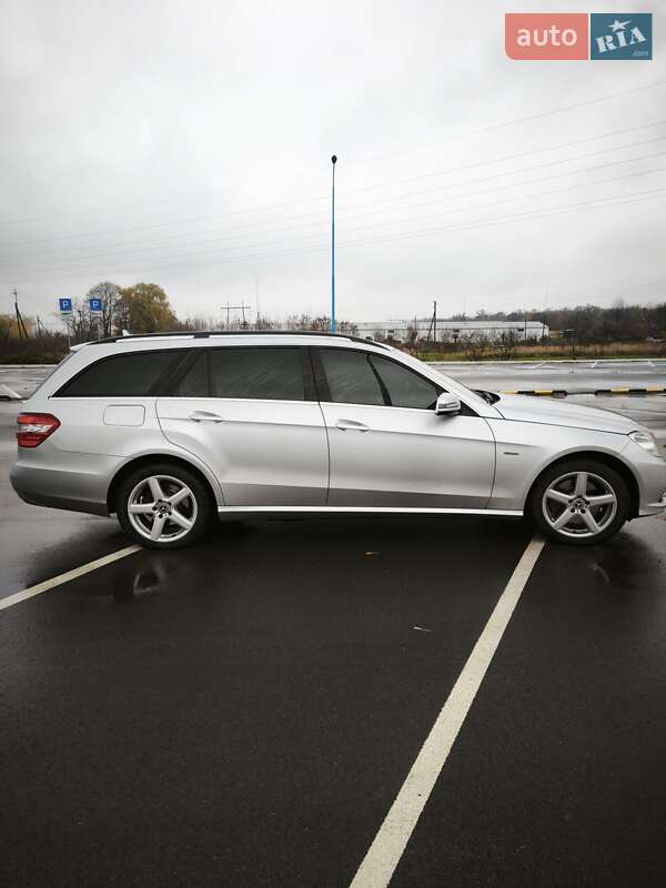 Универсал Mercedes-Benz E-Class 2012 в Ивано-Франковске