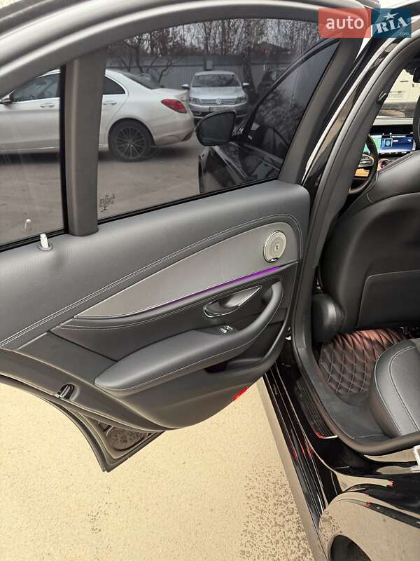 Седан Mercedes-Benz E-Class 2017 в Киеве