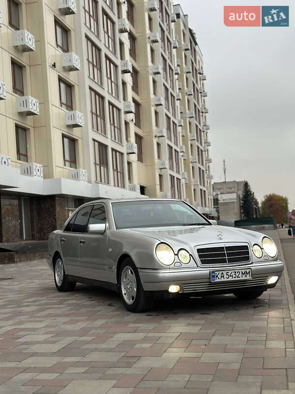 Седан Mercedes-Benz E-Class 1998 в Черкассах