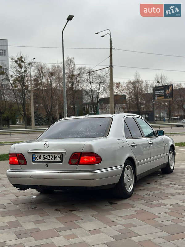 Седан Mercedes-Benz E-Class 1998 в Черкассах