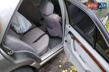 Седан Mercedes-Benz E-Class 1991 в Киеве