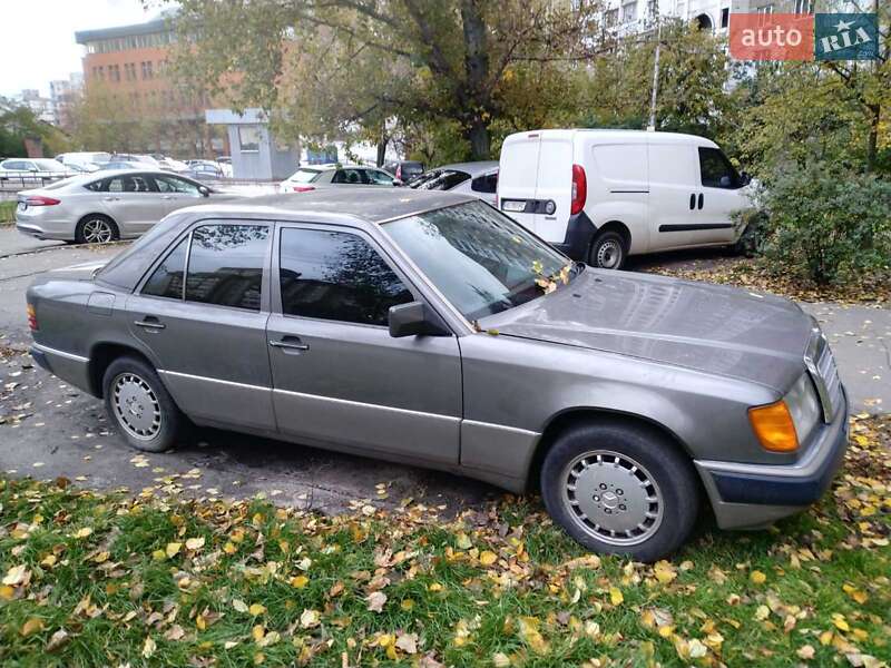 Mercedes-Benz E-Class 1991 Mercedes-Benz E-Class 1991