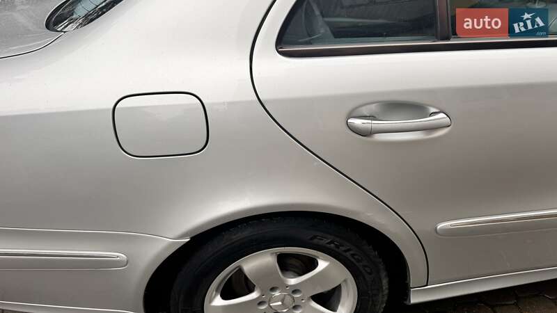 Седан Mercedes-Benz E-Class 2007 в Чернівцях