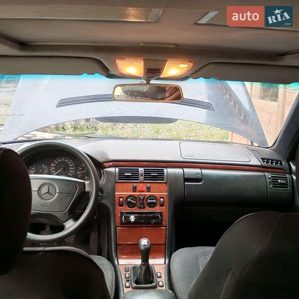 Седан Mercedes-Benz E-Class 1998 в Борщеві фото 10 Седан Mercedes-Benz E-Class 1998 в Борщеві