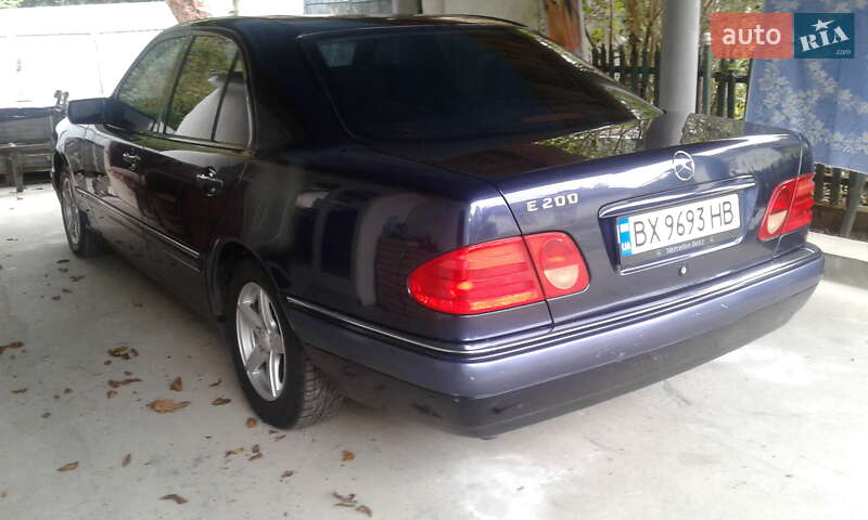Седан Mercedes-Benz E-Class 1998 в Ярмолинцах