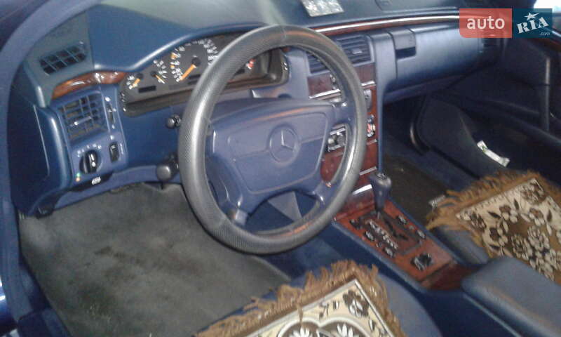 Седан Mercedes-Benz E-Class 1998 в Ярмолинцах