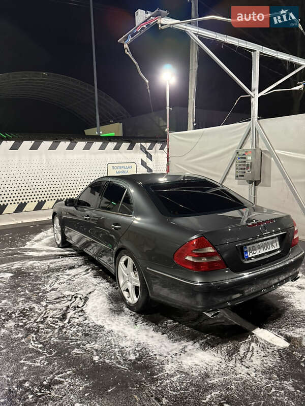 Седан Mercedes-Benz E-Class 2003 в Вінниці