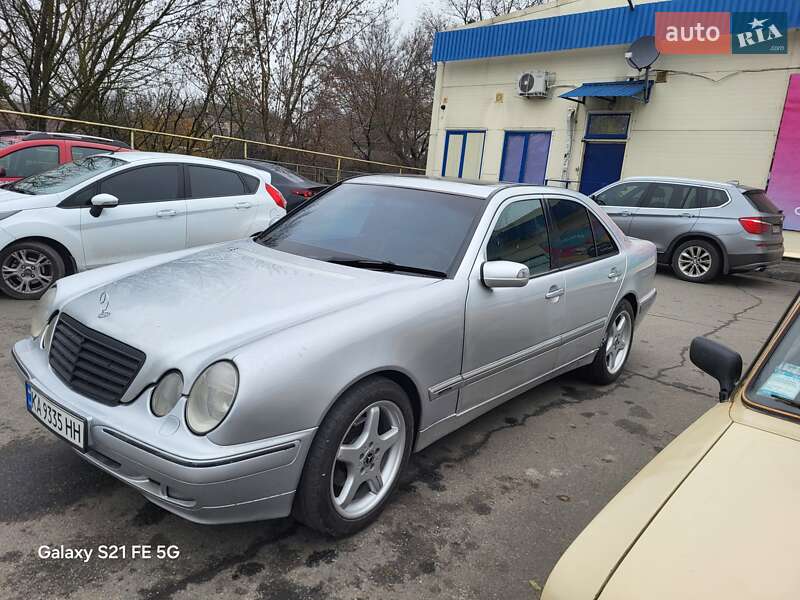 Седан Mercedes-Benz E-Class 2001 в Малине фото Седан Mercedes-Benz E-Class 2001 в Малине