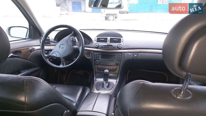 Седан Mercedes-Benz E-Class 2002 в Києві фото 19 Седан Mercedes-Benz E-Class 2002 в Києві