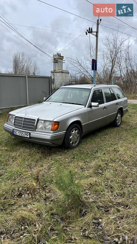 Универсал Mercedes-Benz E-Class 1992 в Киеве фото 3 Универсал Mercedes-Benz E-Class 1992 в Киеве