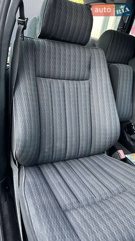 Универсал Mercedes-Benz E-Class 1992 в Киеве фото 16 Универсал Mercedes-Benz E-Class 1992 в Киеве