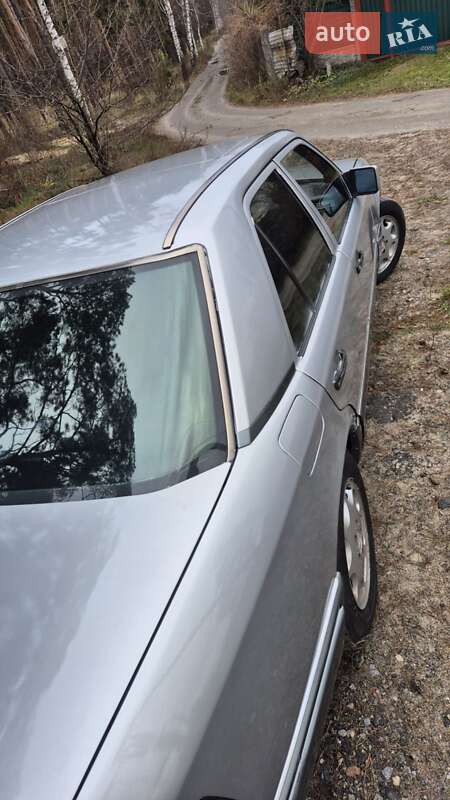 Седан Mercedes-Benz E-Class 1994 в Гостомелі