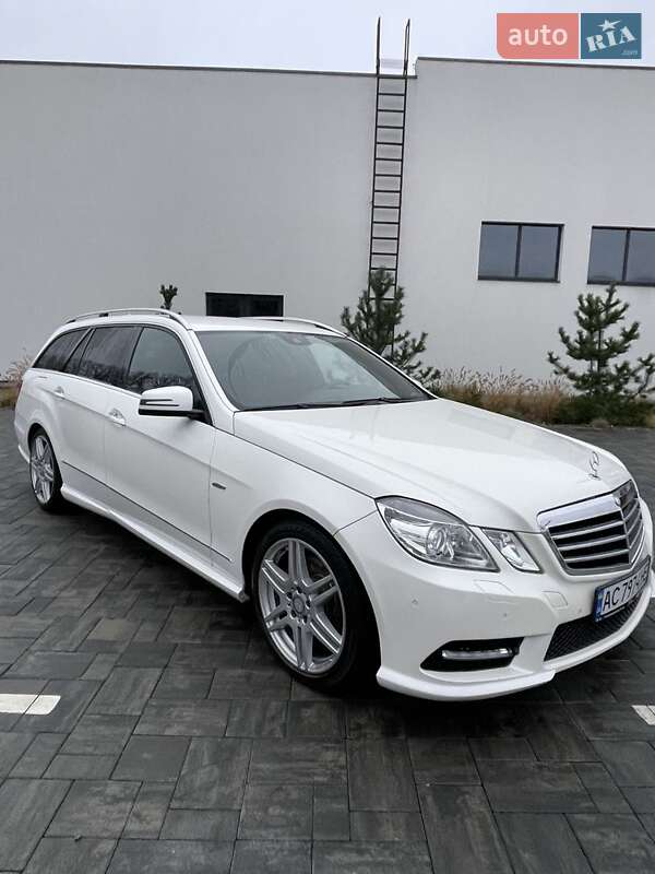 Mercedes-Benz E-Class 2011