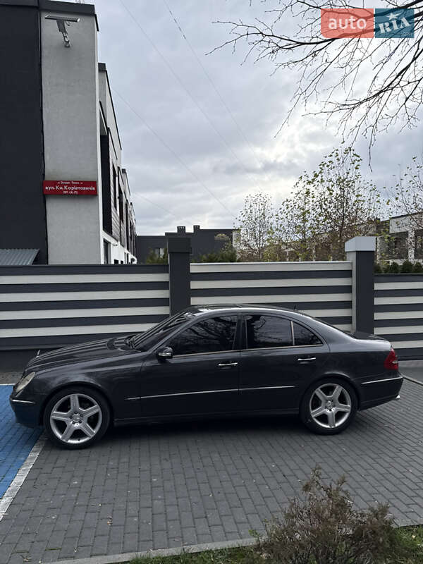 Седан Mercedes-Benz E-Class 2003 в Вінниці