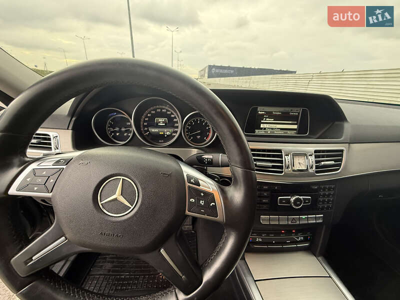 Седан Mercedes-Benz E-Class 2013 в Львові