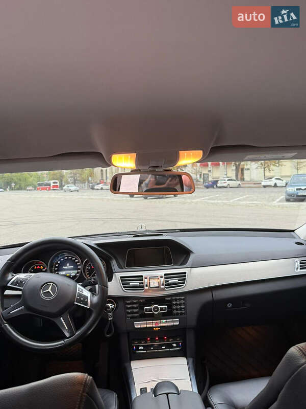 Седан Mercedes-Benz E-Class 2013 в Львові
