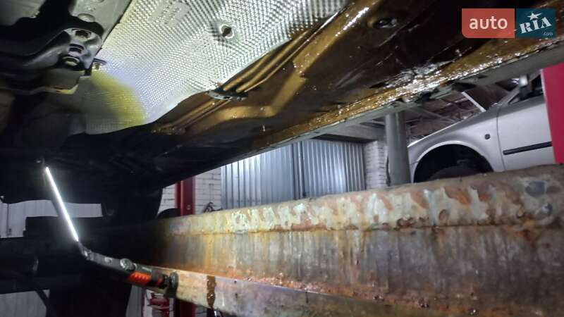 Седан Mercedes-Benz E-Class 2002 в Києві фото 28 Седан Mercedes-Benz E-Class 2002 в Києві