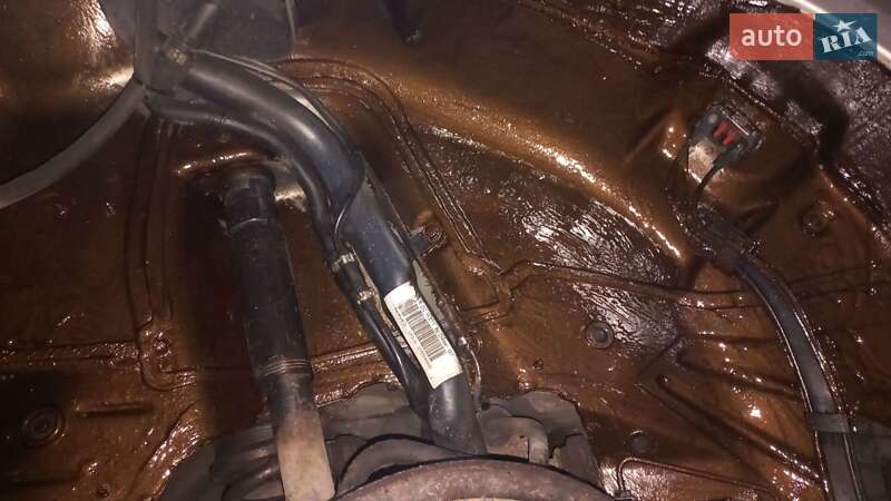 Седан Mercedes-Benz E-Class 2002 в Києві фото 25 Седан Mercedes-Benz E-Class 2002 в Києві