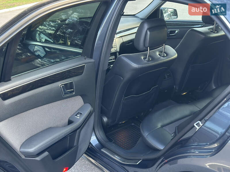 Седан Mercedes-Benz E-Class 2011 в Киеве фото 32 Седан Mercedes-Benz E-Class 2011 в Киеве