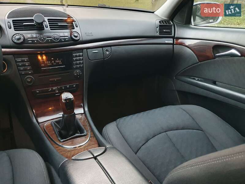 Седан Mercedes-Benz E-Class 2003 в Косове фото 24 Седан Mercedes-Benz E-Class 2003 в Косове