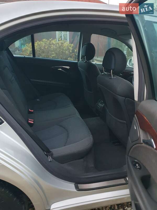 Седан Mercedes-Benz E-Class 2003 в Косове фото 29 Седан Mercedes-Benz E-Class 2003 в Косове