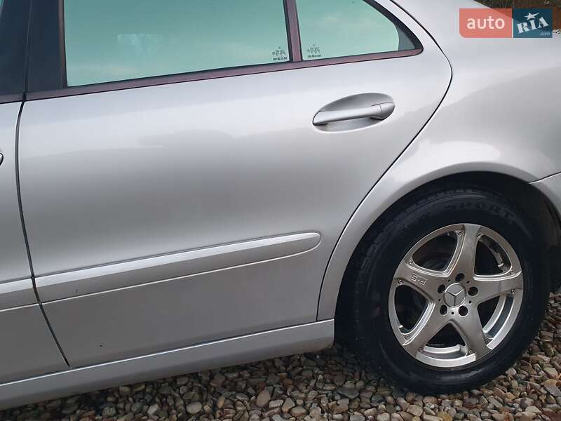 Седан Mercedes-Benz E-Class 2003 в Косове фото 33 Седан Mercedes-Benz E-Class 2003 в Косове