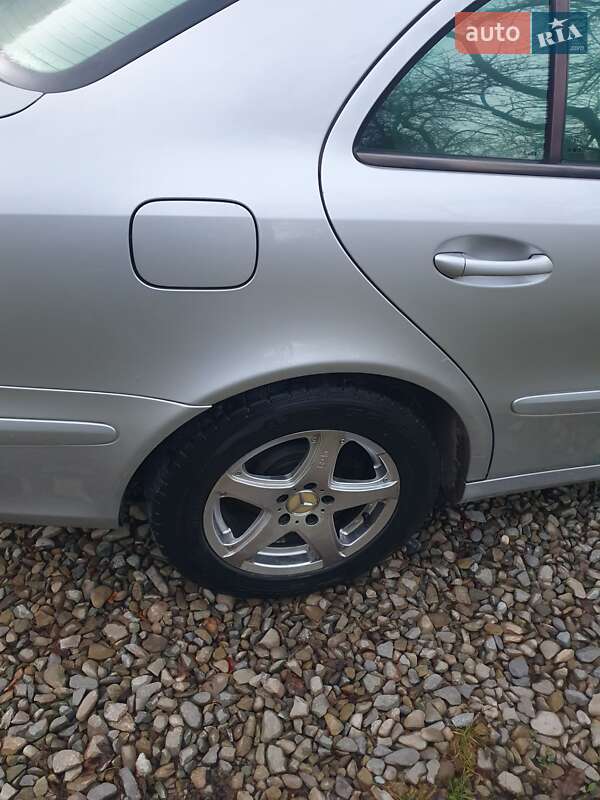 Седан Mercedes-Benz E-Class 2003 в Косове фото 38 Седан Mercedes-Benz E-Class 2003 в Косове