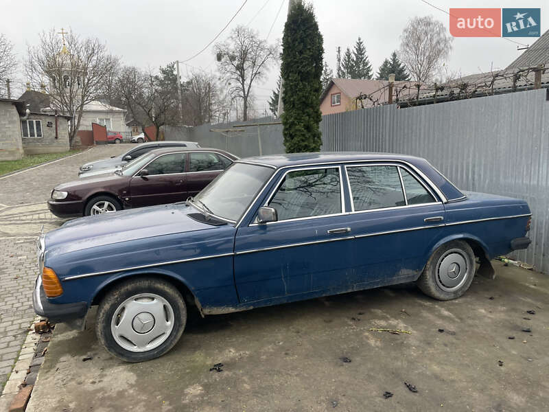 Седан Mercedes-Benz E-Class 1983 в Черновцах