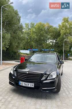 Універсал Mercedes-Benz E-Class 2011 в Ужгороді