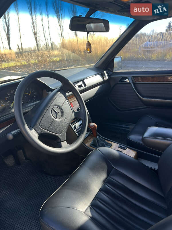 Седан Mercedes-Benz E-Class 1988 в Дмитровке