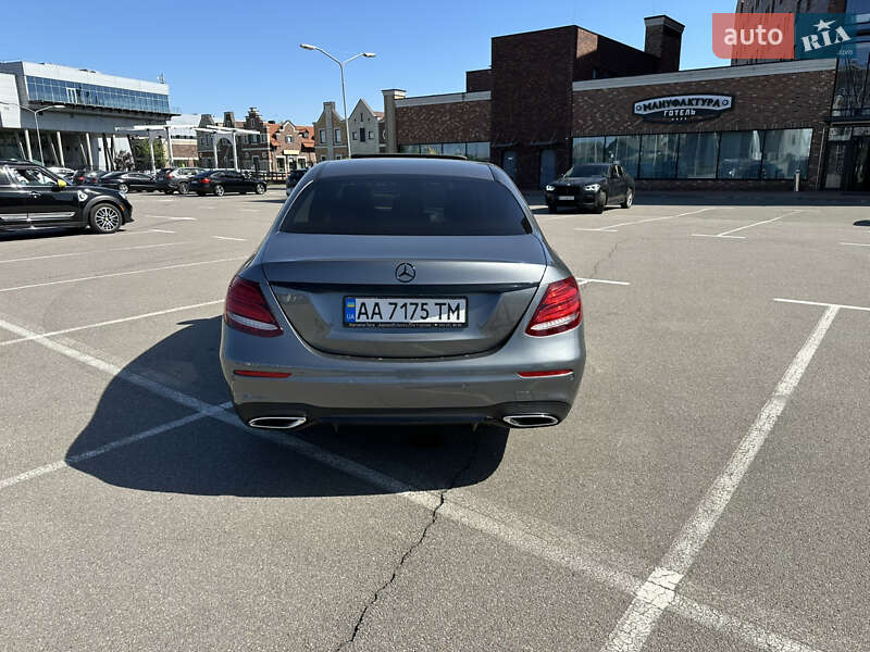 Седан Mercedes-Benz E-Class 2016 в Киеве