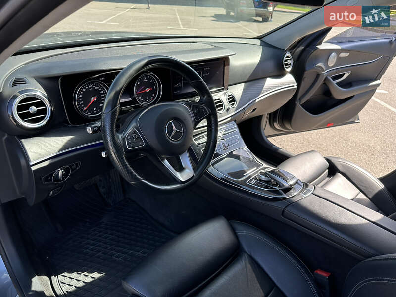 Седан Mercedes-Benz E-Class 2016 в Киеве