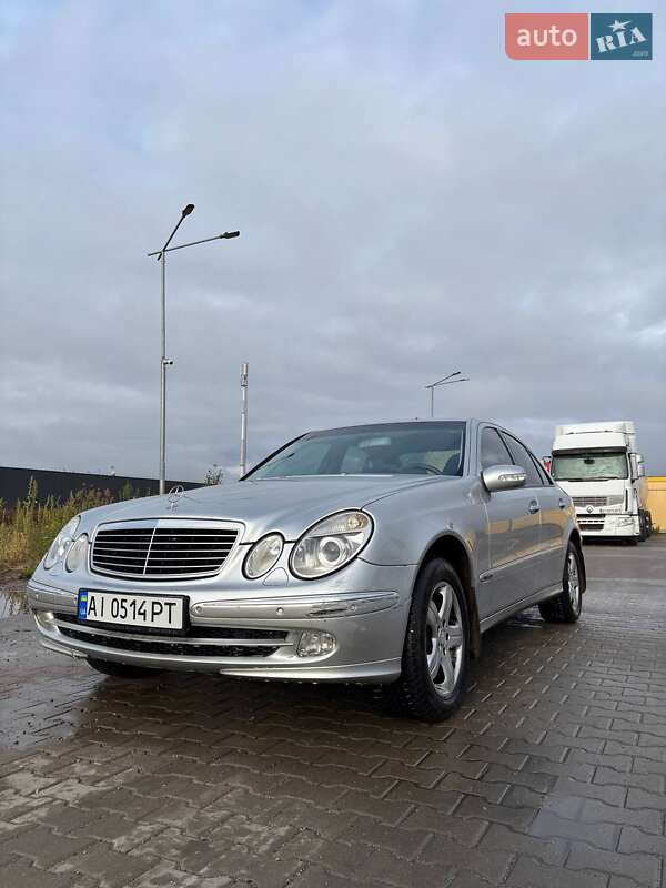 Седан Mercedes-Benz E-Class 2004 в Киеве