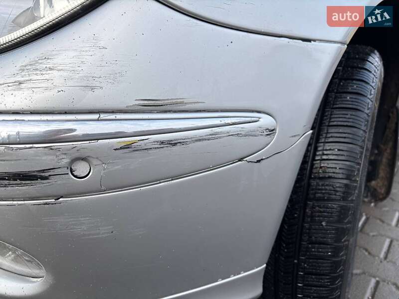 Седан Mercedes-Benz E-Class 2004 в Киеве