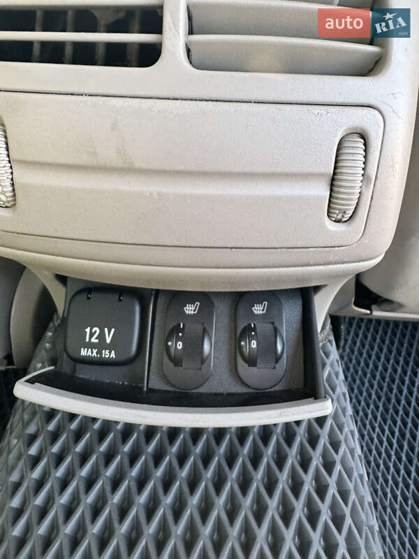 Седан Mercedes-Benz E-Class 2004 в Киеве