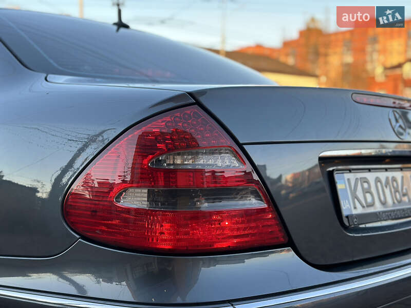 Седан Mercedes-Benz E-Class 2005 в Виннице