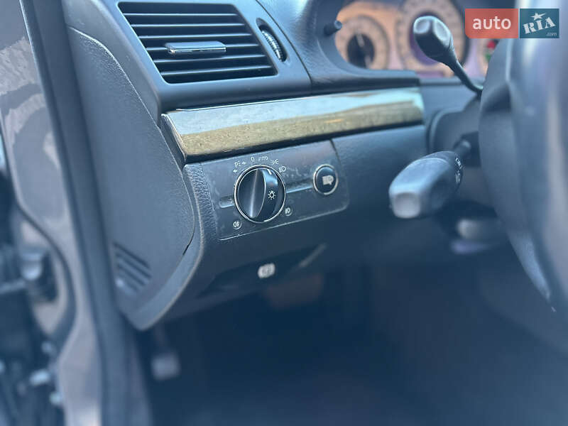 Седан Mercedes-Benz E-Class 2005 в Виннице