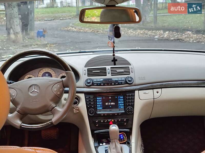 Седан Mercedes-Benz E-Class 2004 в Киеве