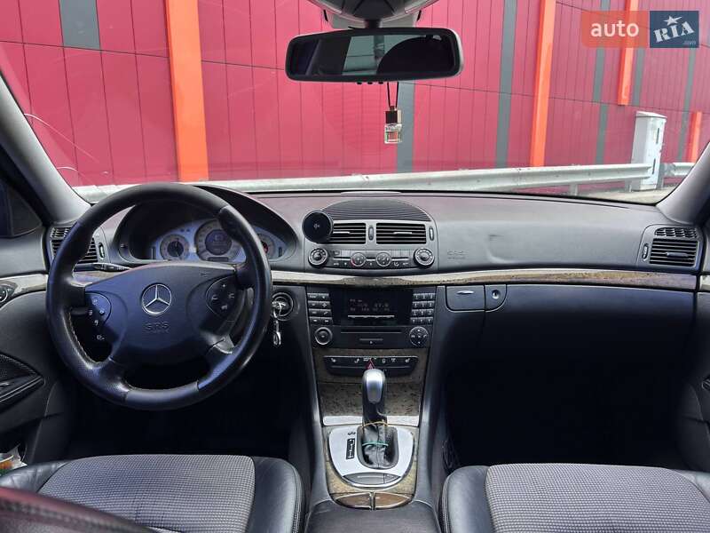 Седан Mercedes-Benz E-Class 2003 в Киеве