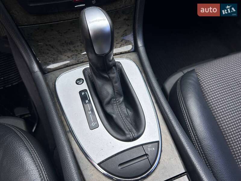 Седан Mercedes-Benz E-Class 2003 в Киеве