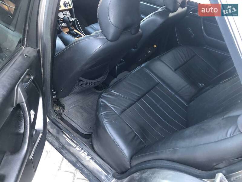 Седан Mercedes-Benz E-Class 1993 в Сквире