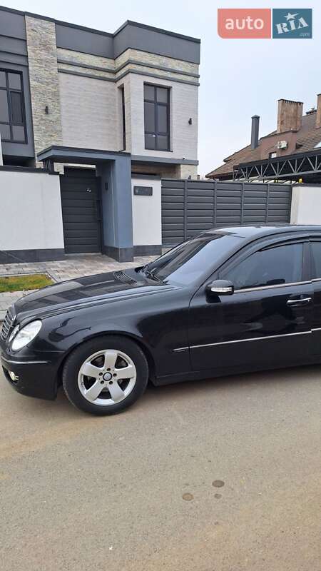 Седан Mercedes-Benz E-Class 2004 в Ивано-Франковске
