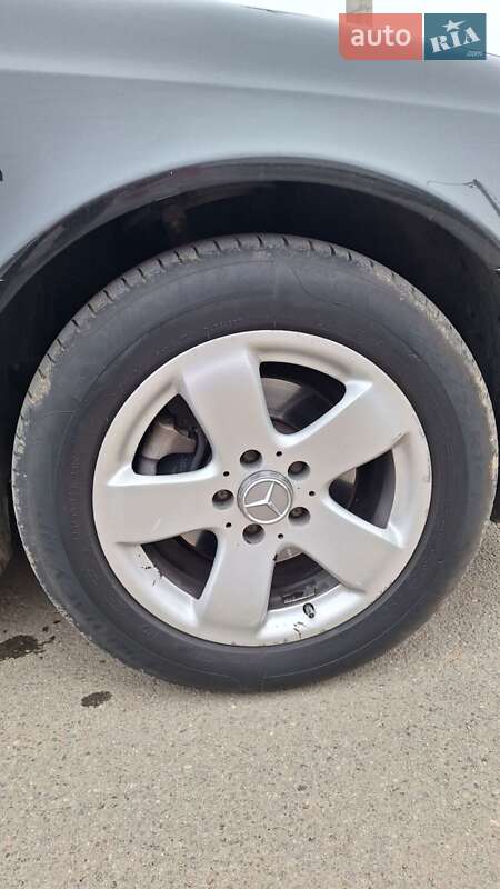 Седан Mercedes-Benz E-Class 2004 в Ивано-Франковске