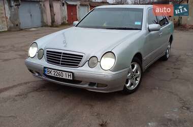 Седан Mercedes-Benz E-Class 2001 в Рівному