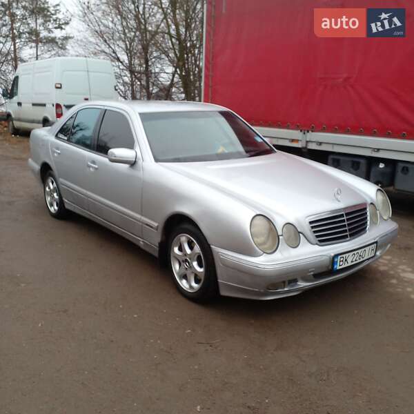 Седан Mercedes-Benz E-Class 2001 в Рівному