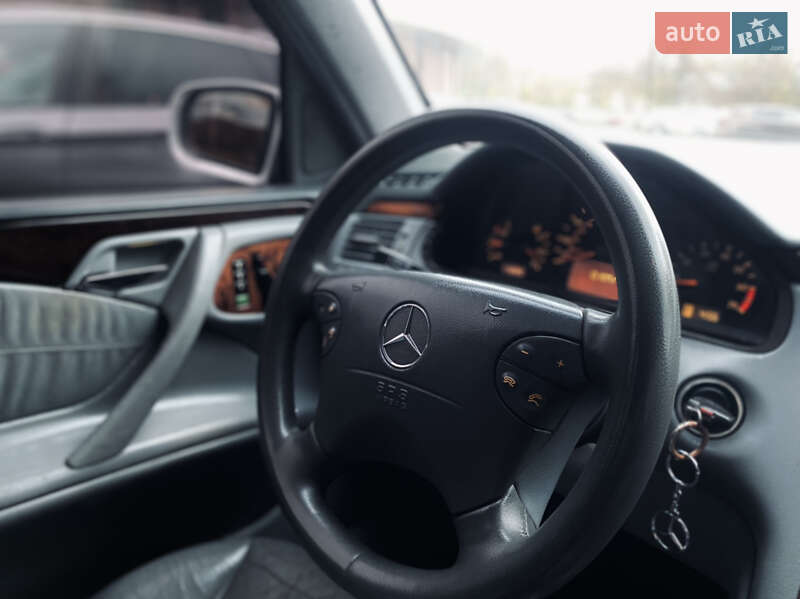 Седан Mercedes-Benz E-Class 2002 в Одесі
