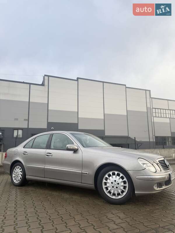 Седан Mercedes-Benz E-Class 2004 в Ивано-Франковске