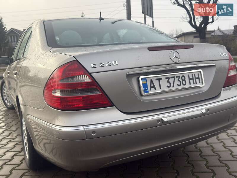 Седан Mercedes-Benz E-Class 2004 в Ивано-Франковске