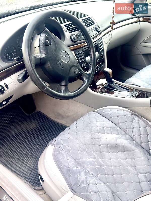 Седан Mercedes-Benz E-Class 2004 в Ивано-Франковске